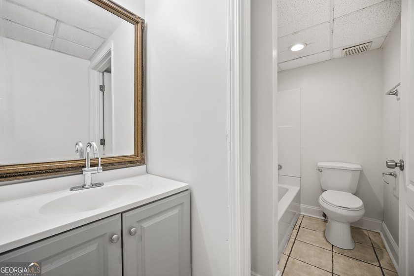 Offering exceptional flexibility and multigenerational living - photo 23