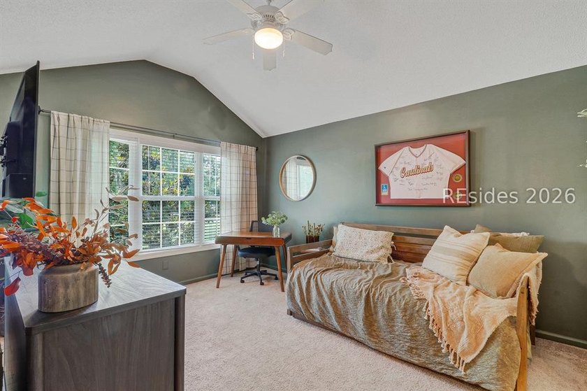 Charming and ideally located in the heart of Westbury Park, this - photo 27