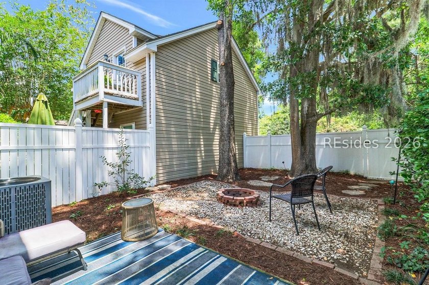 Charming and ideally located in the heart of Westbury Park, this - photo 30
