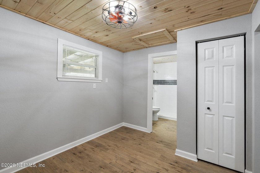 COMPOUND! Hard-to-find acreage property in the heart of - photo 33