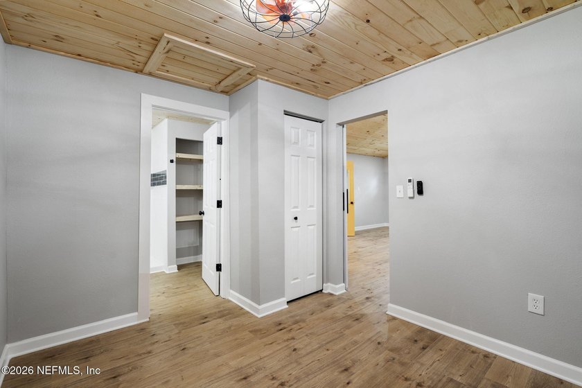 COMPOUND! Hard-to-find acreage property in the heart of - photo 34