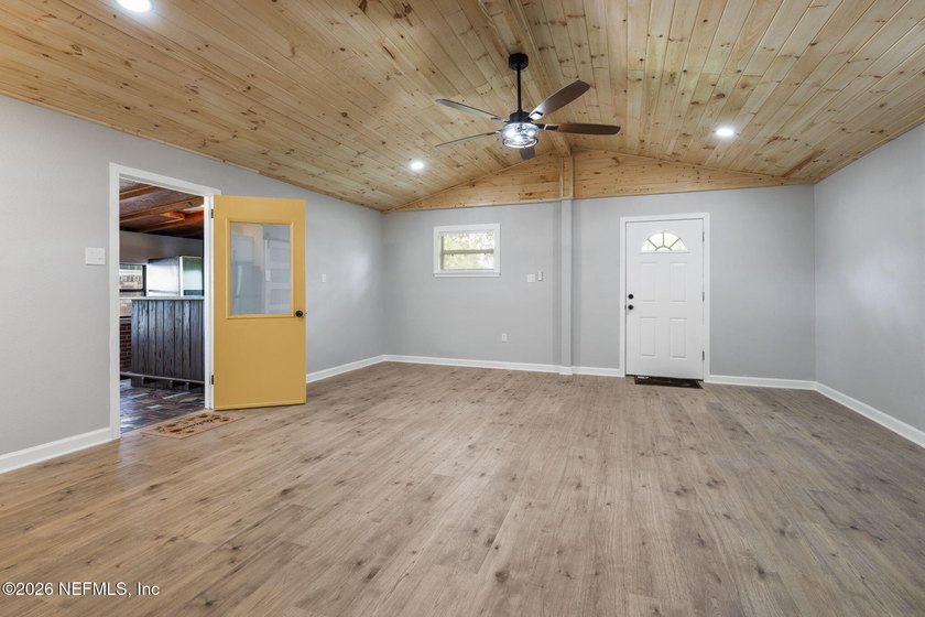 COMPOUND! Hard-to-find acreage property in the heart of - photo 36