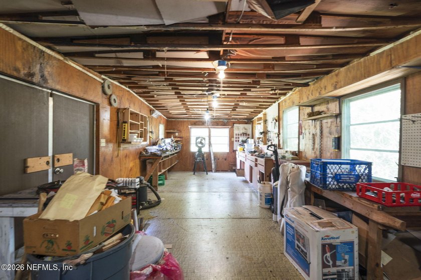 COMPOUND! Hard-to-find acreage property in the heart of - photo 48