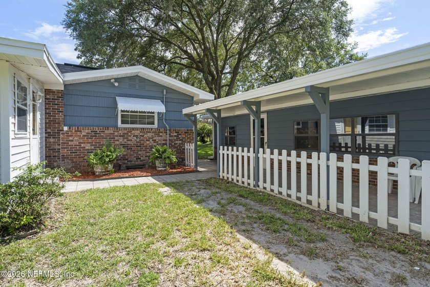 COMPOUND! Hard-to-find acreage property in the heart of - photo 49