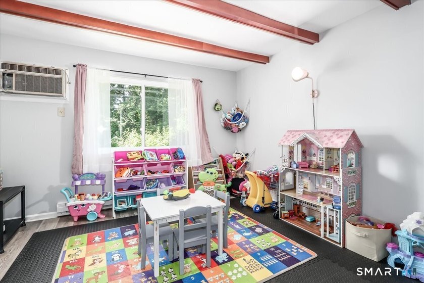 Welcome to this well-maintained and move-in ready condominium - photo 9