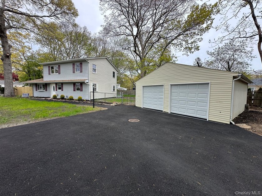 Renovated 4-6 Bedrooms, 2 Bath Colonial, Possible Apartment - photo 28