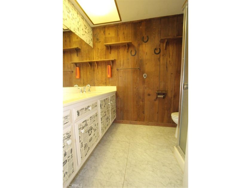Discover the incredible potential of this spacious 4-bedroom - photo 15