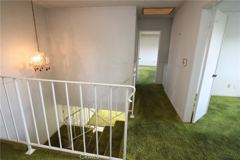 Discover the incredible potential of this spacious 4-bedroom - photo 22