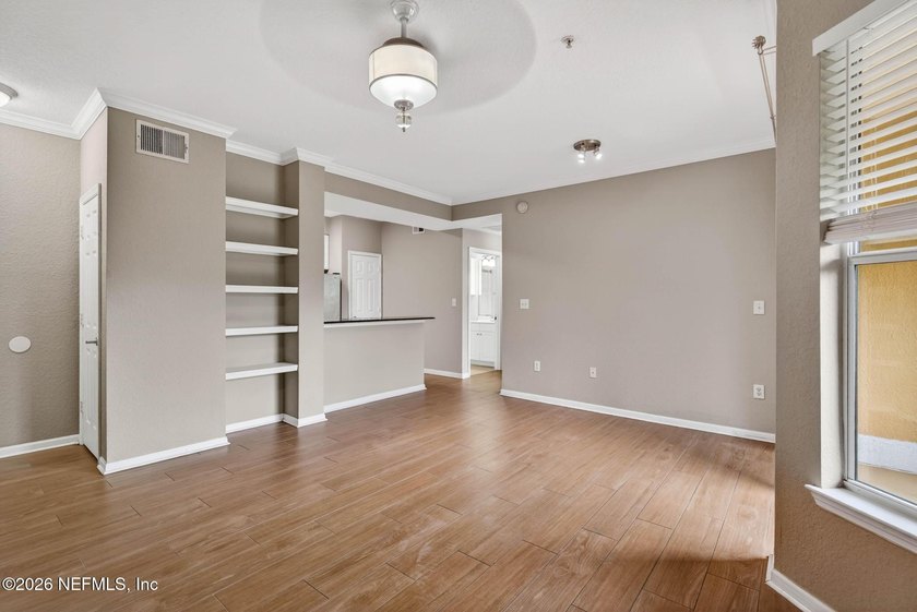Stunning, move-in ready condo located in the highly sought-after - photo 22