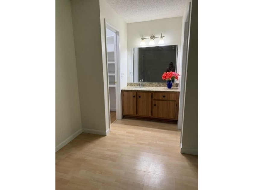 Beautiful 1100sqt condo/villa in desirable Lantana 55+community - photo 31