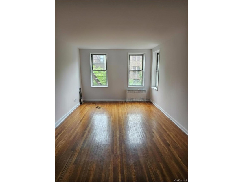 JUST REDUCED!!! Welcome to 2107 Wallace Ave. Unit #4D is a - photo 5