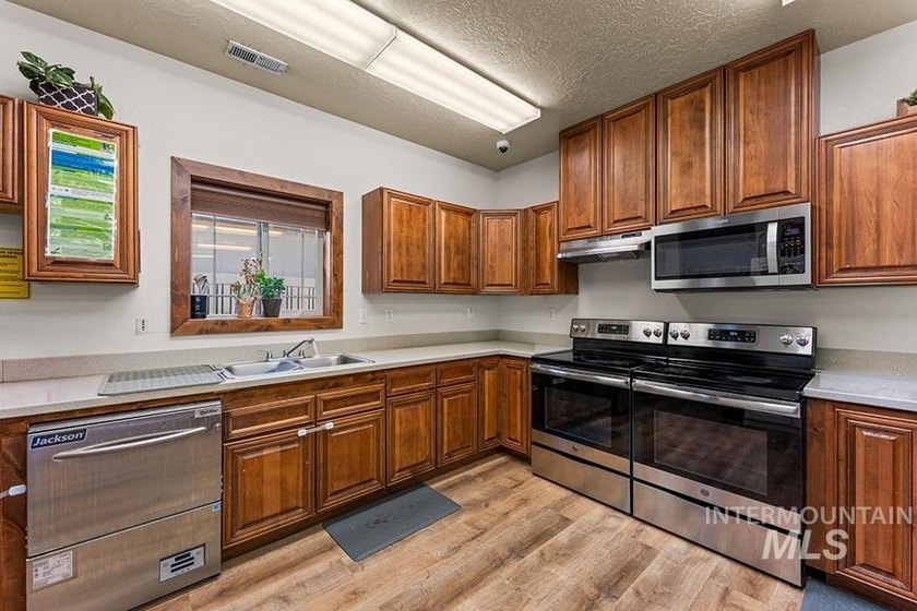 Rare opportunity to acquire a fully leased net-leased childcare - photo 6