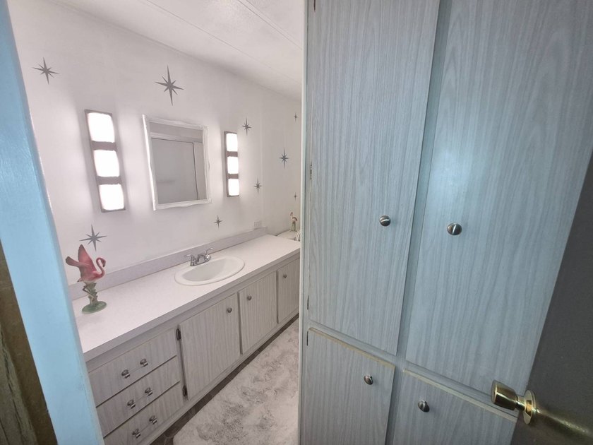 Charming &amp; Updated 1976 A-N-D-E Double-Wide Mobile Home Welcome - photo 9