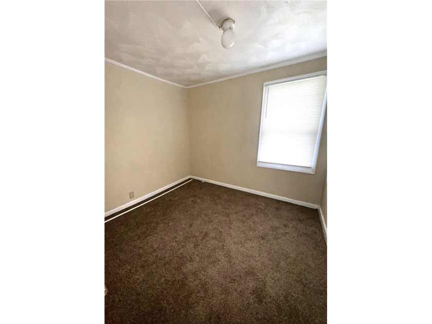 Excellent investment opportunity or owner occupant duplex in the - photo 6
