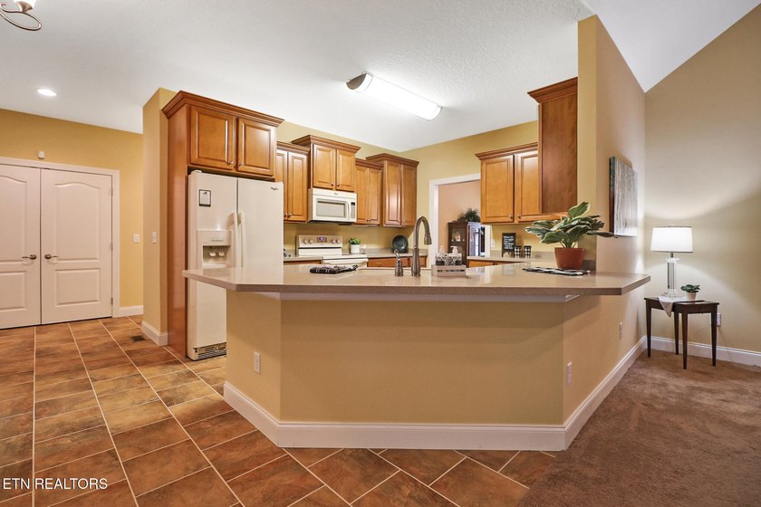 Lovely custom built 4 bedroom/3 bath home on a quiet Cul-de-sac - photo 22