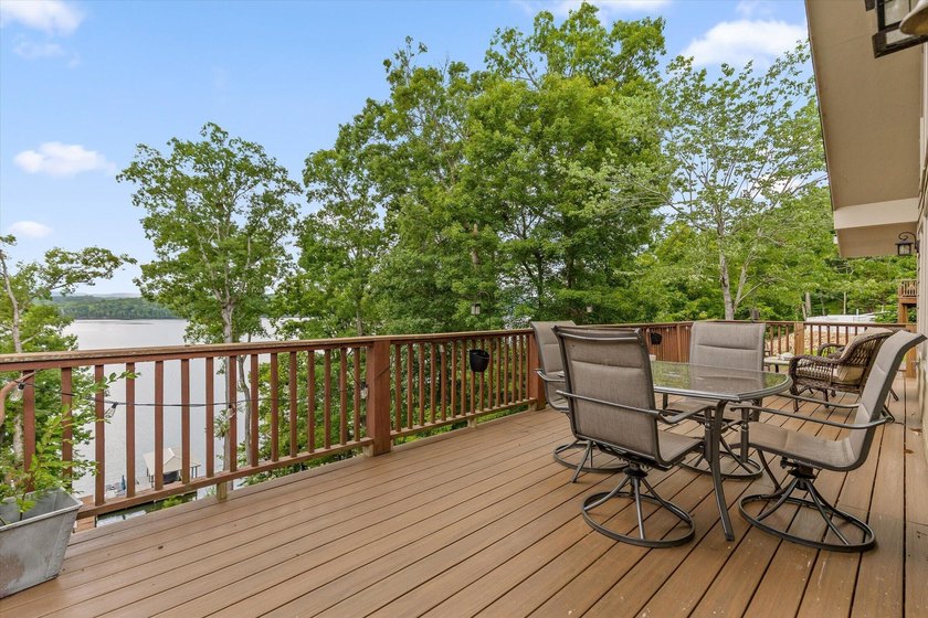 Water Front Living at its beste relax on the main channel of - photo 33