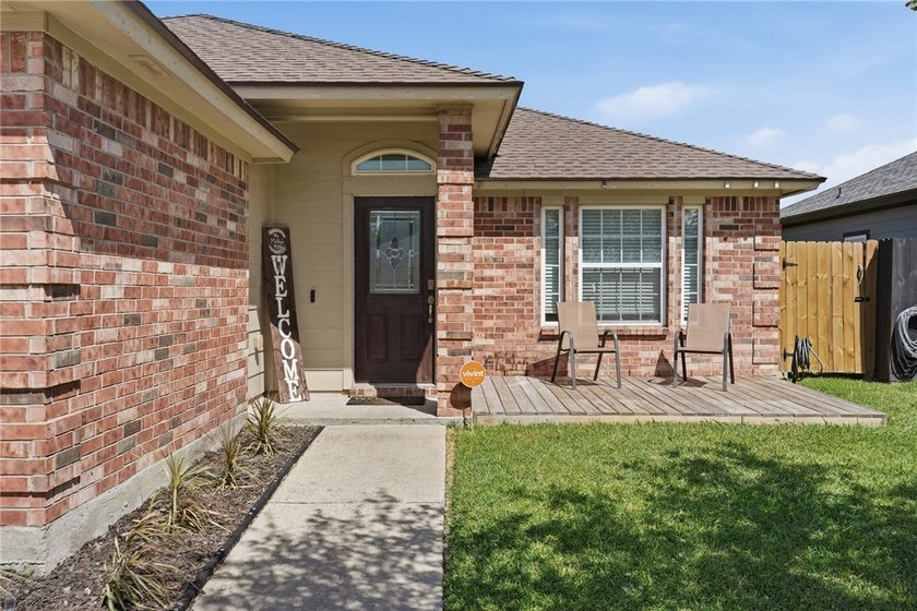 Welcome to 1030 Livermore! This beautifully updated home is - photo 11