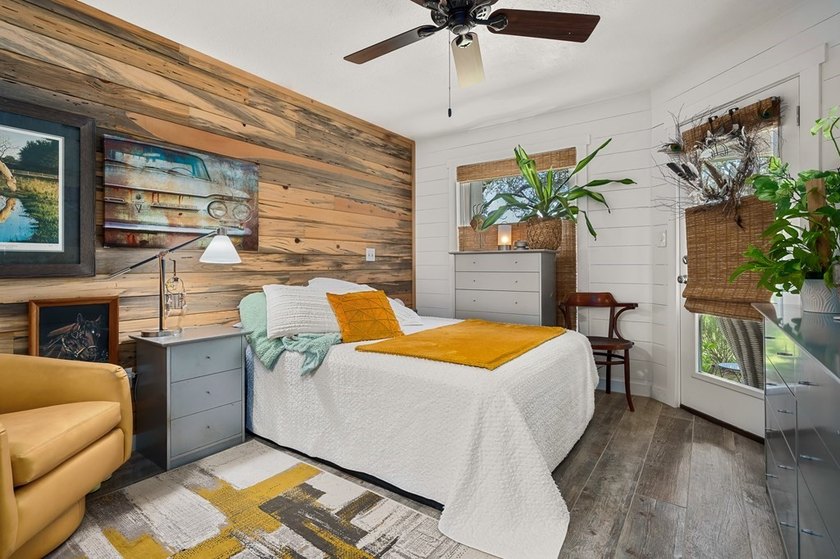 Welcome to your serene coastal retreat! This beautifully updated - photo 15