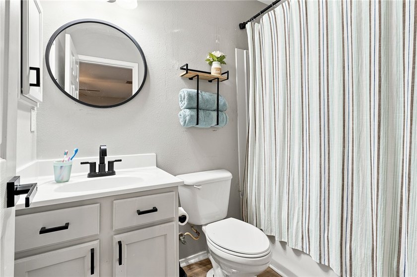 Welcome to 1030 Livermore! This beautifully updated home is - photo 17