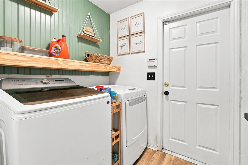 Welcome to 1030 Livermore! This beautifully updated home is - photo 19
