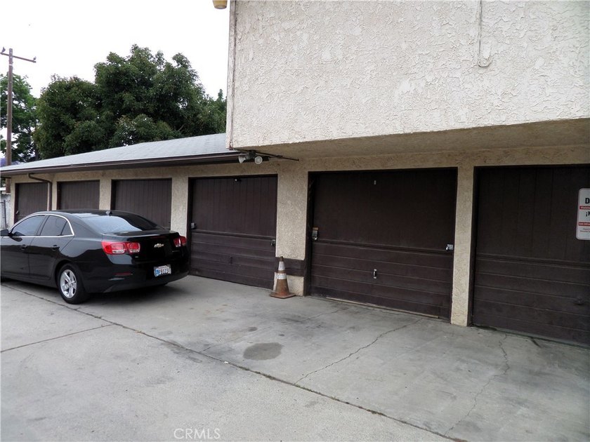 5-unit apartment building with all large two-bedroom units and - photo 3