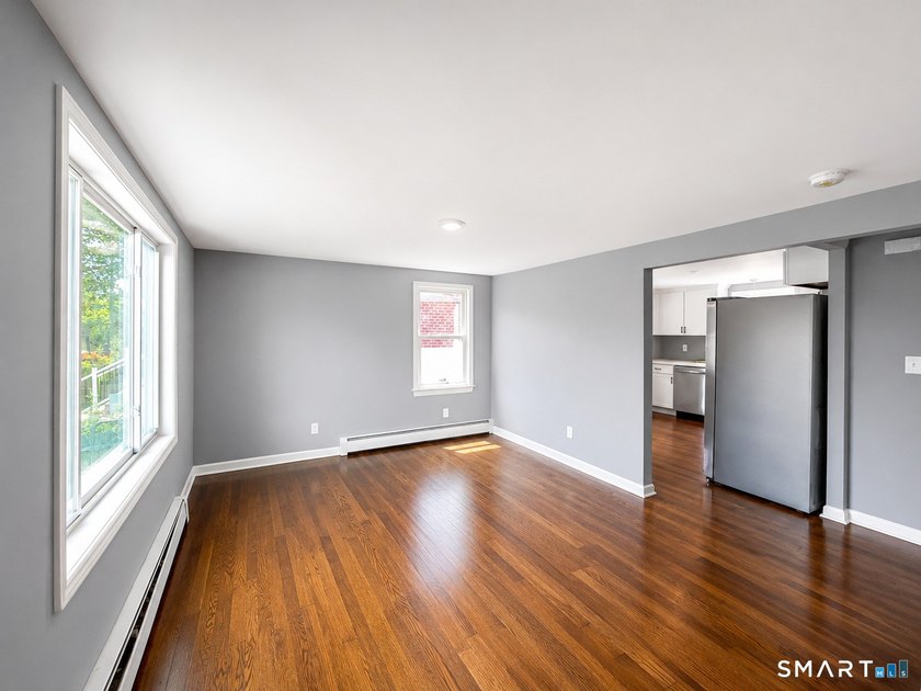 Move right into this beautifully renovated Cape-style home - photo 6