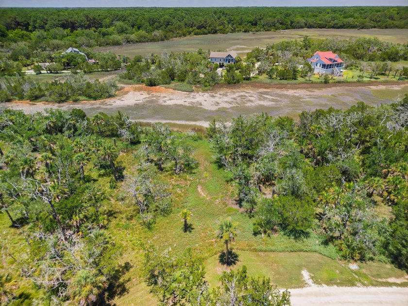 Island living with beautiful Marsh Views &amp; welcoming Sea Breezes - photo 13