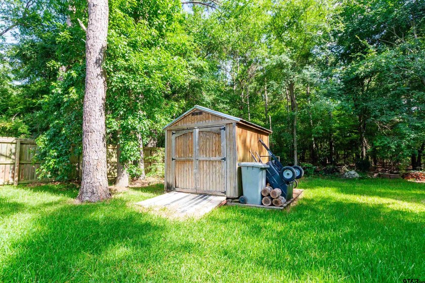 Welcome to this beautiful 3-bedroom, 2-bath home offering 1,980 - photo 33