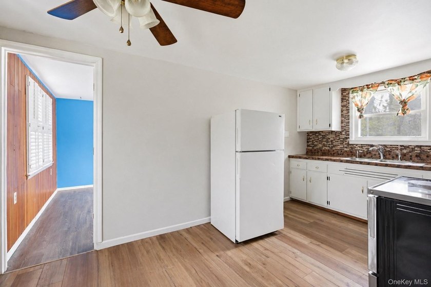 Welcome to this well maintained ranch style home located at 162 - photo 5
