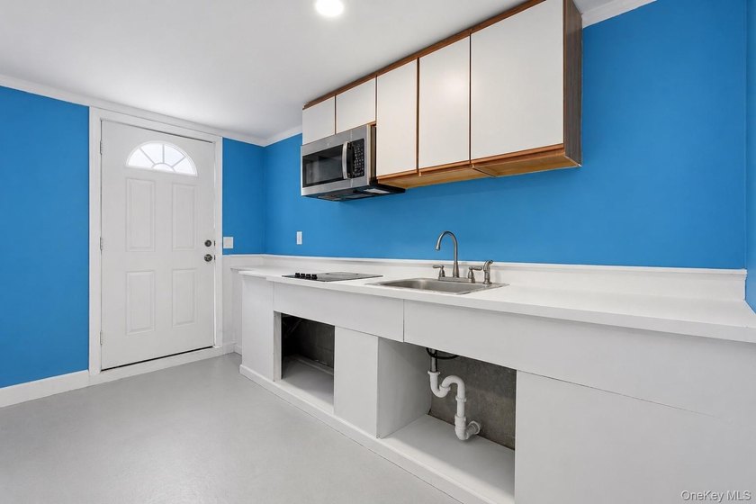 Welcome to this well maintained ranch style home located at 162 - photo 7