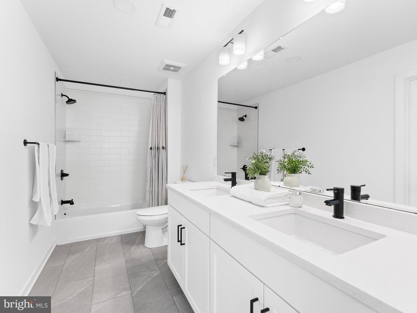 Move-In Ready Corner Townhome at North Bank priced to sell!! - - photo 34