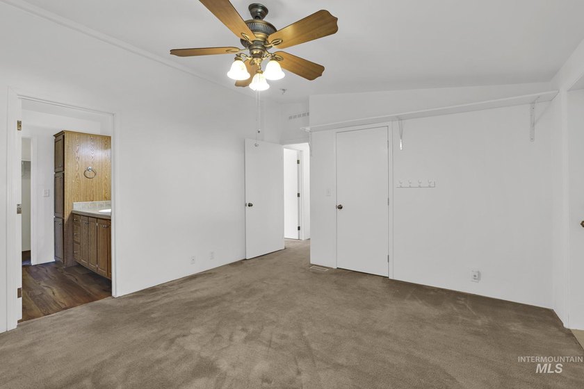 Welcome home to this inviting 3-bedroom, 2-bath manufactured - photo 8