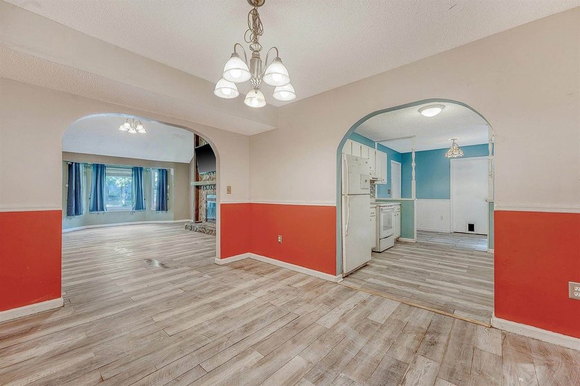 Welcome to this spacious 3+ bedroom, 2 bath home in the - photo 11
