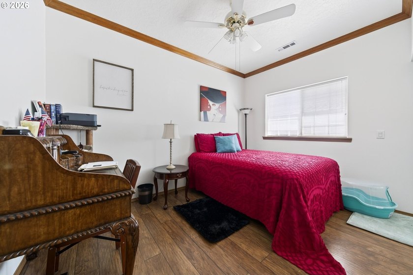 Welcome home to this well-maintained property located at the end - photo 17