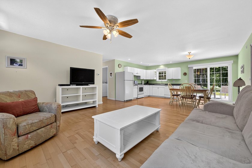 Quality-built and low maintenance, this charming two-bedroom - photo 27