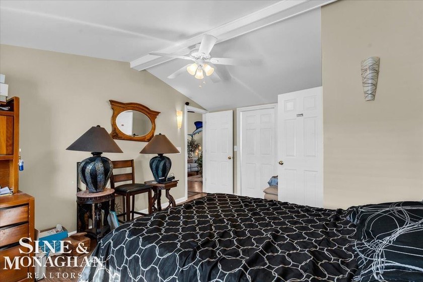 NEW PRICE ENJOY THE BEST OF WATERFRONT LIVING WITH THIS 5 - photo 50