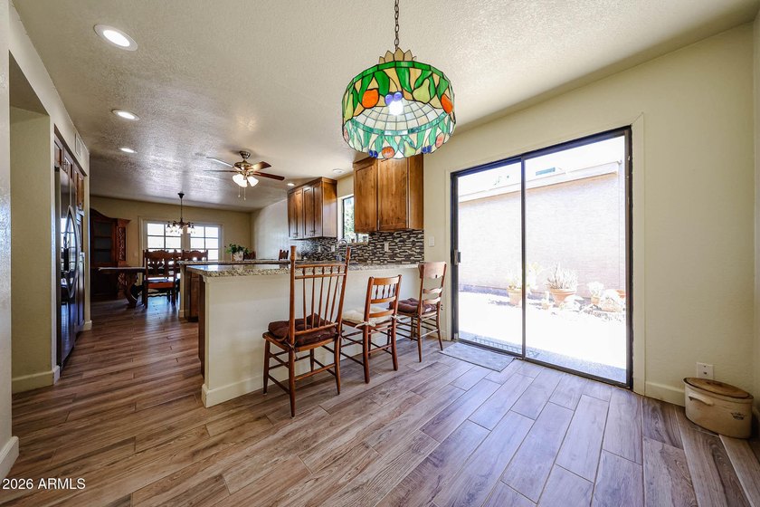 Beautifully updated Alameda Model with an Amazing Lake View. 3 - photo 13