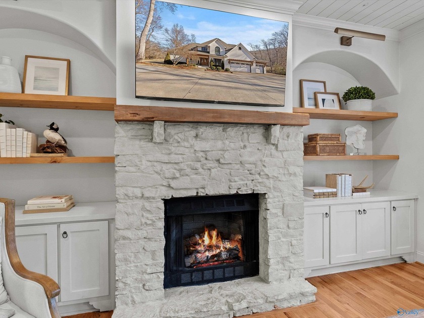 Luxury Waterfront Living! Experience the pinnacle of lakefront - photo 13