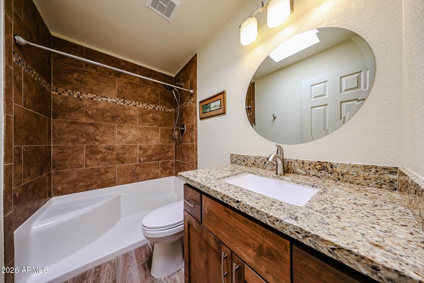 Beautifully updated Alameda Model with an Amazing Lake View. 3 - photo 20