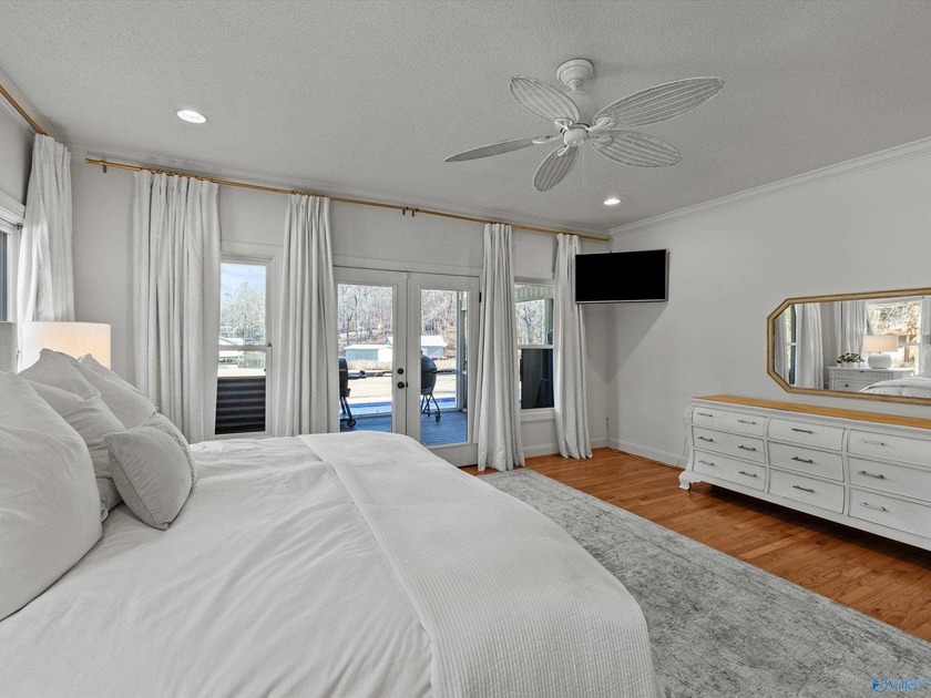 Luxury Waterfront Living! Experience the pinnacle of lakefront - photo 20