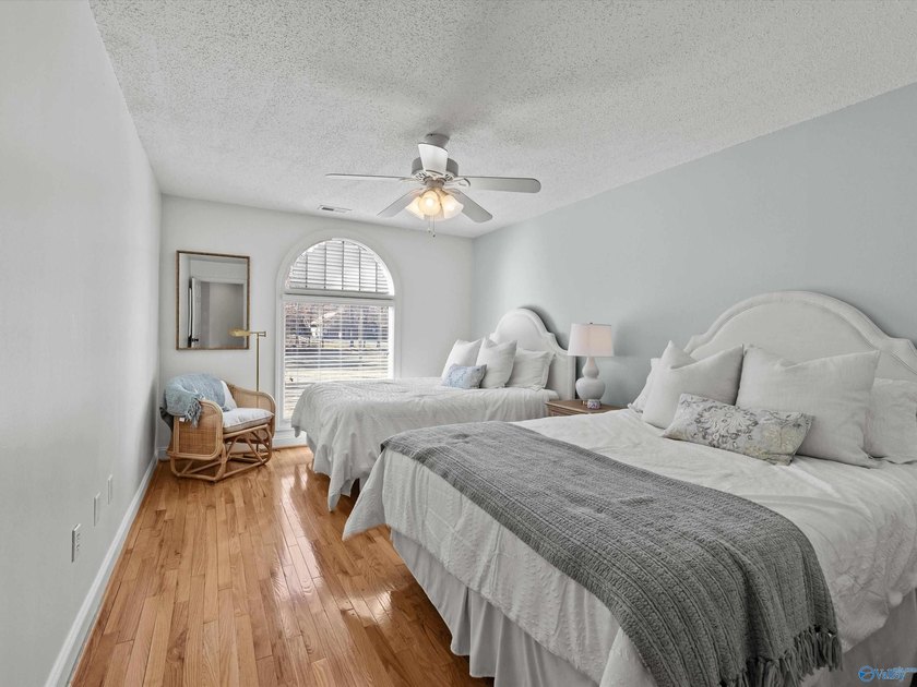 Luxury Waterfront Living! Experience the pinnacle of lakefront - photo 31