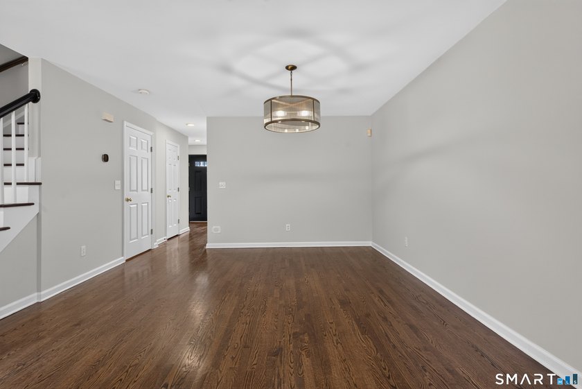 Move right into this beautifully updated end-unit townhouse in - photo 8