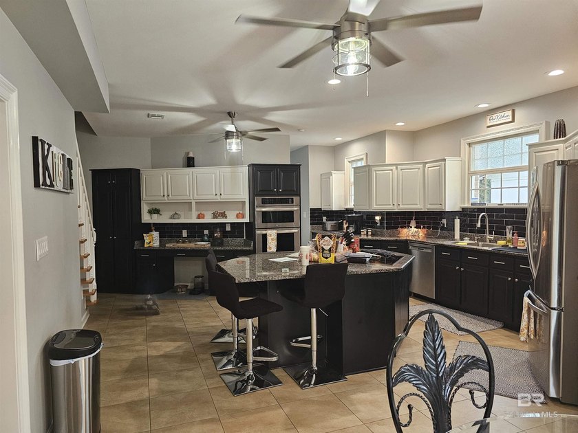 Beautiful 2 Story Home located in Heart of Gulf Shores on the - photo 19