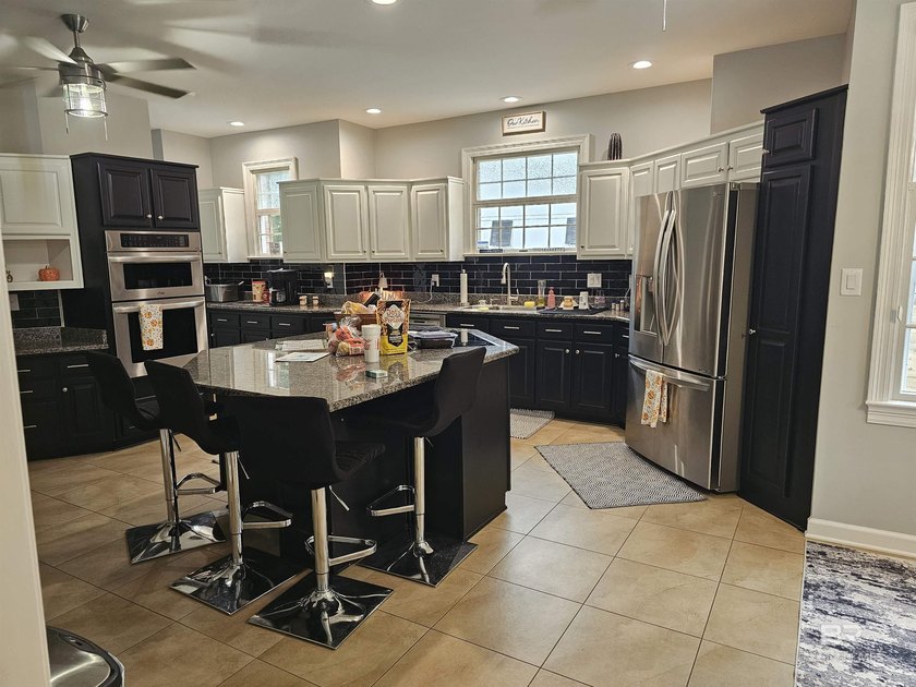 Beautiful 2 Story Home located in Heart of Gulf Shores on the - photo 20