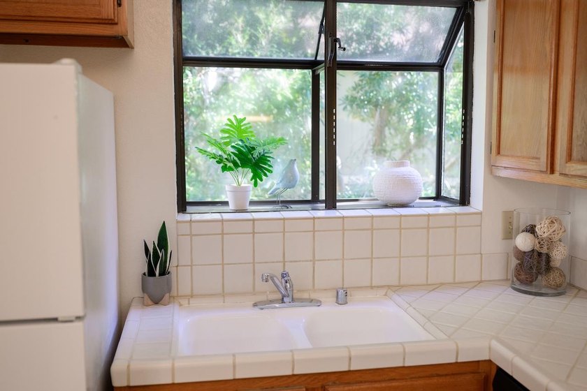 Enjoy the convenient lifestyle of the Hidden Oaks community - photo 24