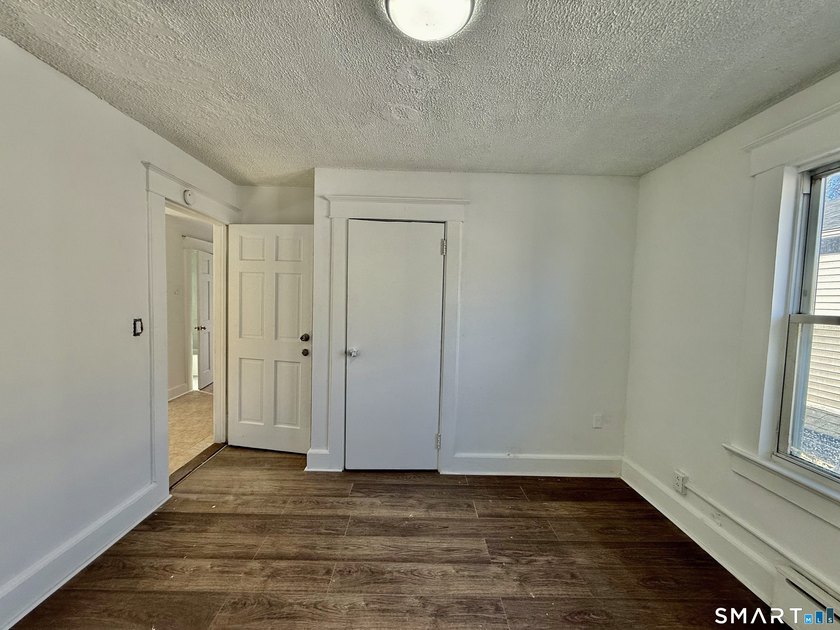 Rental Income $3,600 + $2,600. Cap Rate 7%+. Spacious Stamford 2 - photo 5