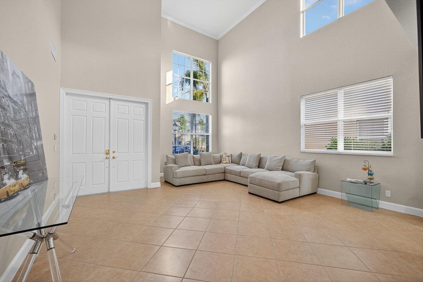 Discover Tranquility &amp; Comfort in this Beautifully Designed 5 - photo 13