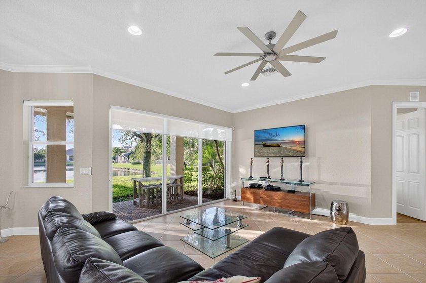Discover Tranquility &amp; Comfort in this Beautifully Designed 5 - photo 15
