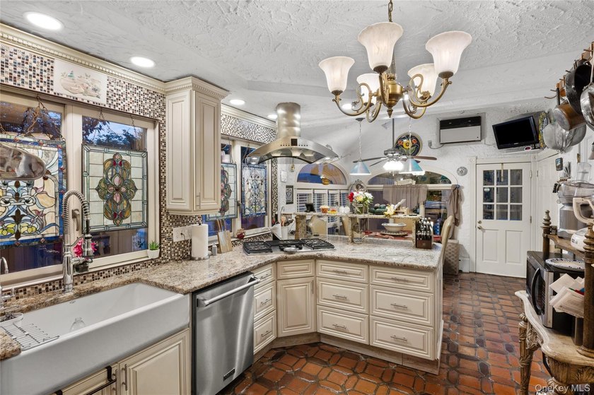 Welcome To This Magnificent &amp; Historic Gable Home, Rich In - photo 17
