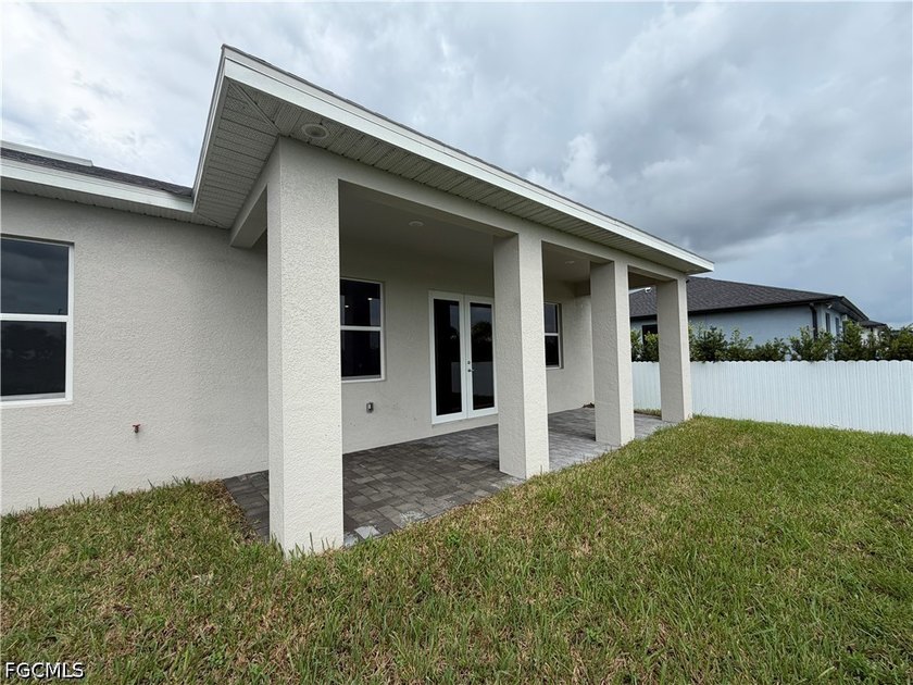 Price improvement!!New Construction 3 bedroom plus Den, 3 full - photo 22